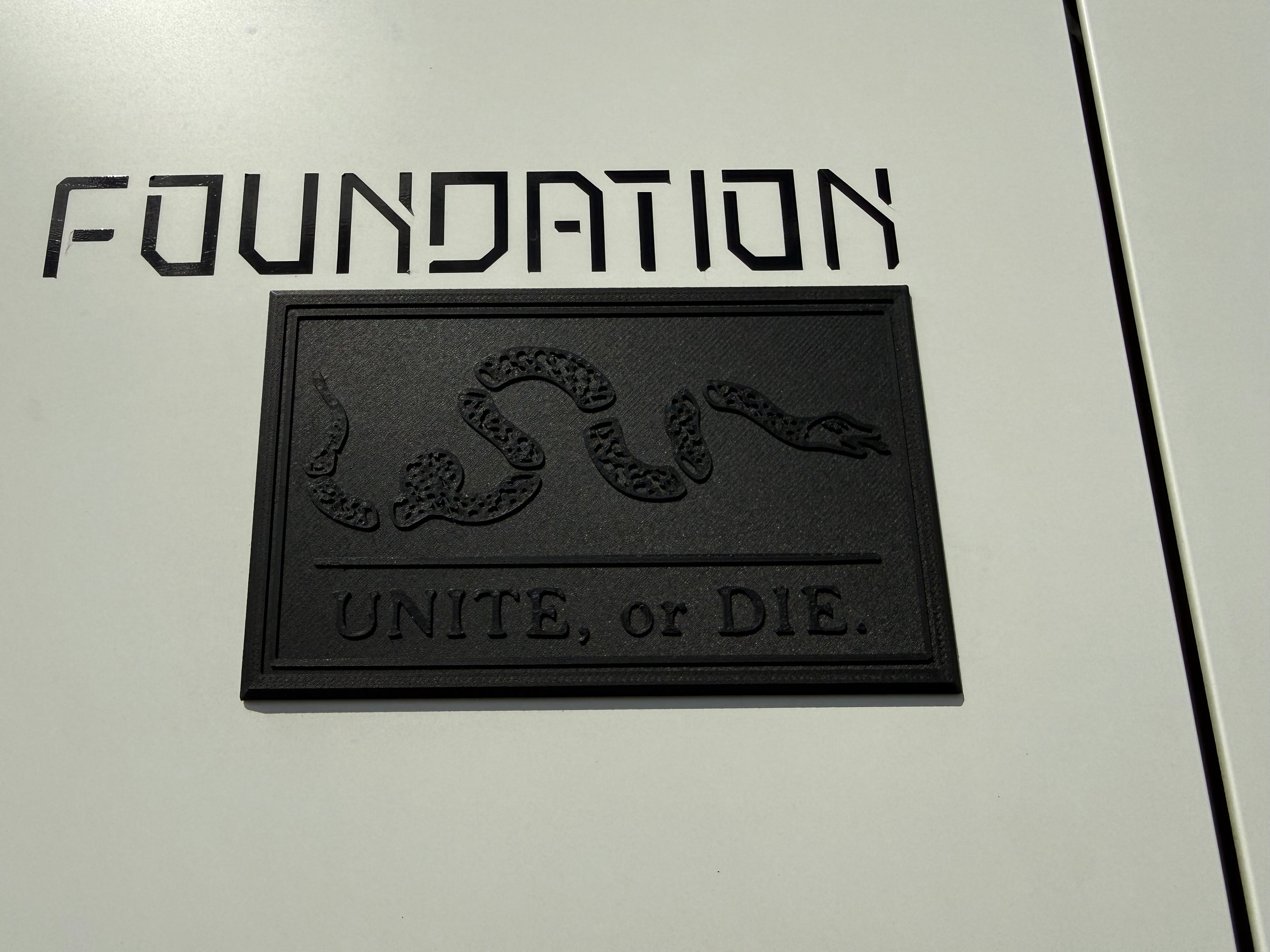 Carbon Fiber Magnet Black